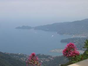 Xtrallusion photo library of independent, self-guided walking and sightseeing holidays in Italy. Pictures, images, photos and photographs taken along the way of this 1-day walking itinerary, to give you a visual impression of the day's walk.